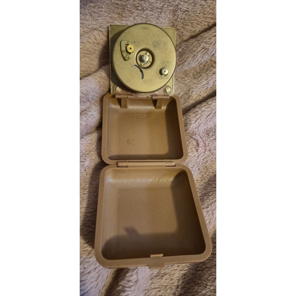 Vintage‎ Westclox Travel Alarm Clock Fold Up Brown Quartz - Picture 2 of 5